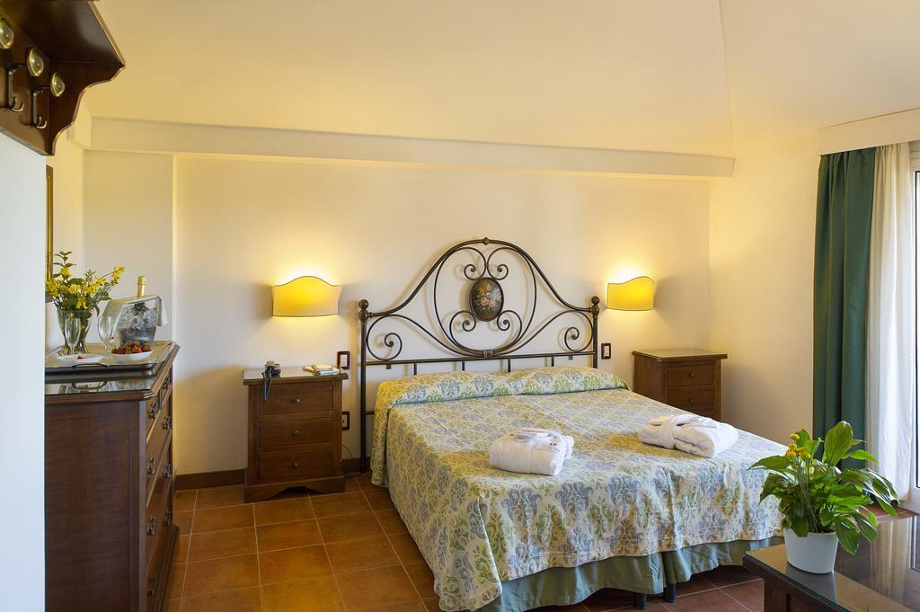 Classic Double or Twin Room,415167903:JPEG